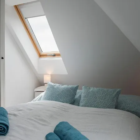 Apartment View- Free Parking