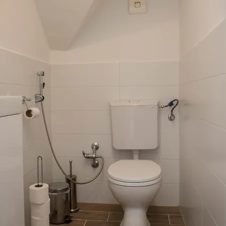 Apartment View- Free Parking