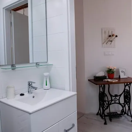 View- Free Parking Apartment *