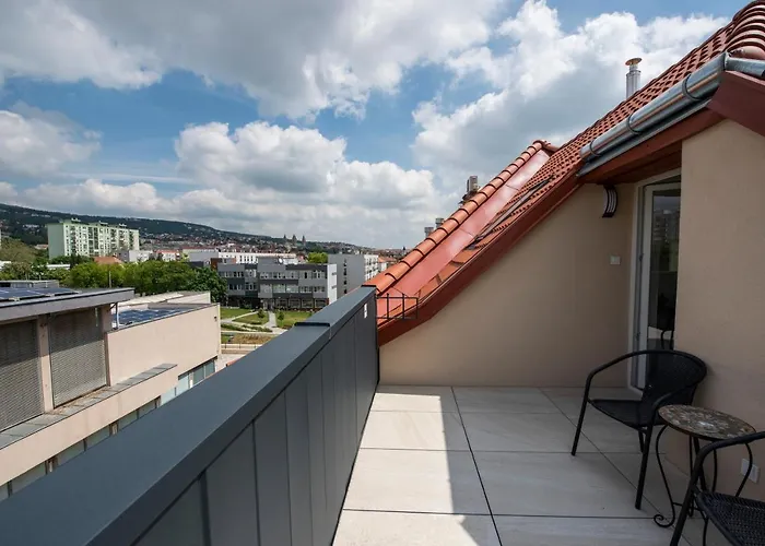 View- Free Parking