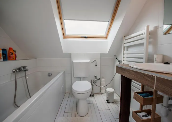 View- Free Parking *